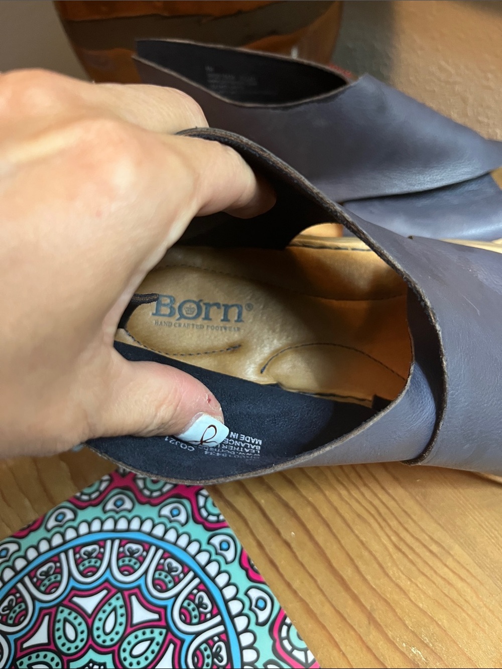 Born Women's Iwa Flat Leather Sandal Navy Marine Sz 8 - Picture 5 of 10